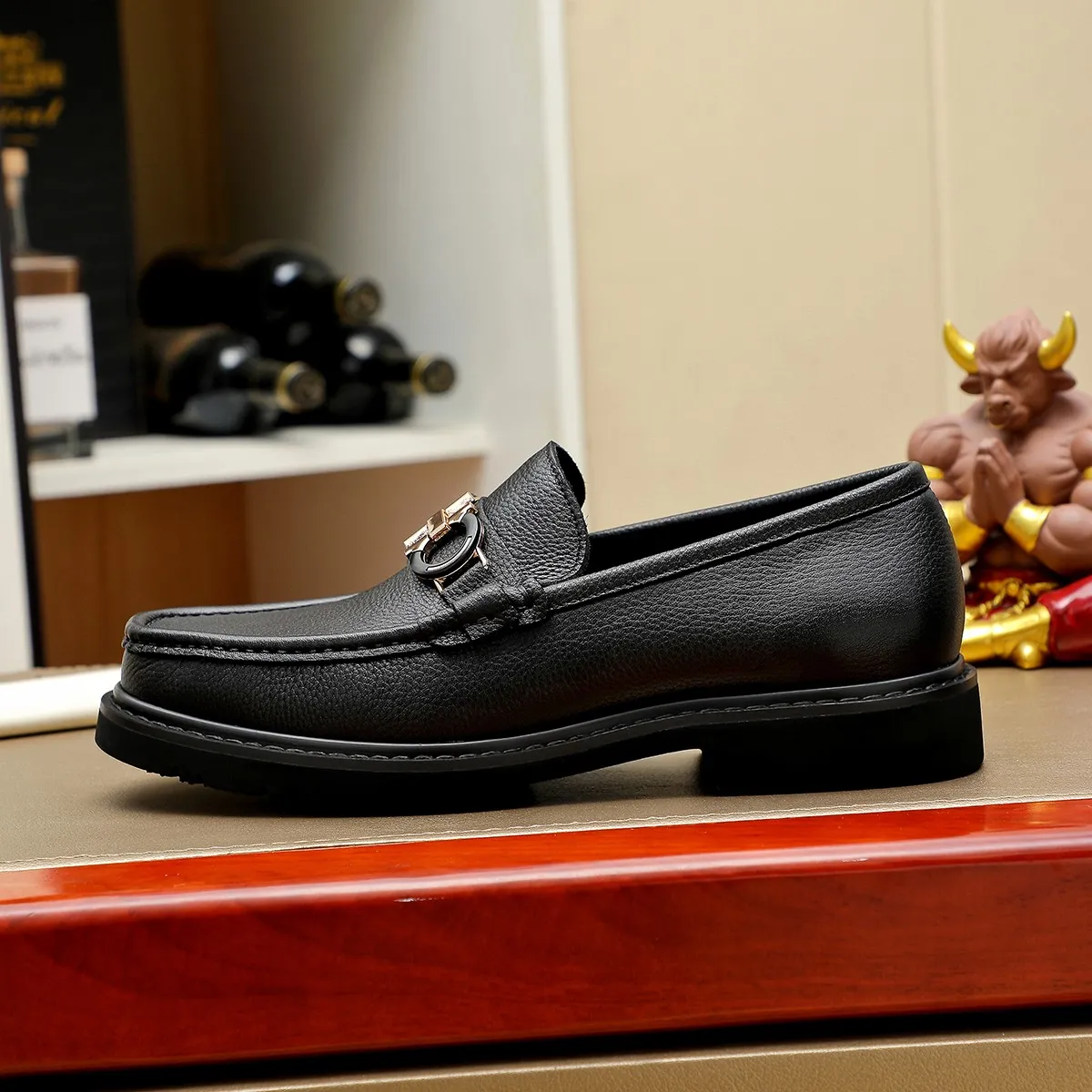Men's shoes 💰500 Ferragamo [Ferragamo] top imported suit men's shoes 💯Original copy of the official website, product materials: selected imported embossed calfskin + luxury hardware buckle accessories ~ imported water-dyed cow 🐂 leather lining. Strong three-dimensional visual effect, original combination outsole, multiple colors available😘 Size: 38-44 (.45.46. Customized)